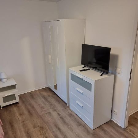 Gaestehaus-Ferienwohnung-Appartement Mit Terrasse - Naehe Kliniken/ Herzzentrum 바트왼하우젠 외부 사진