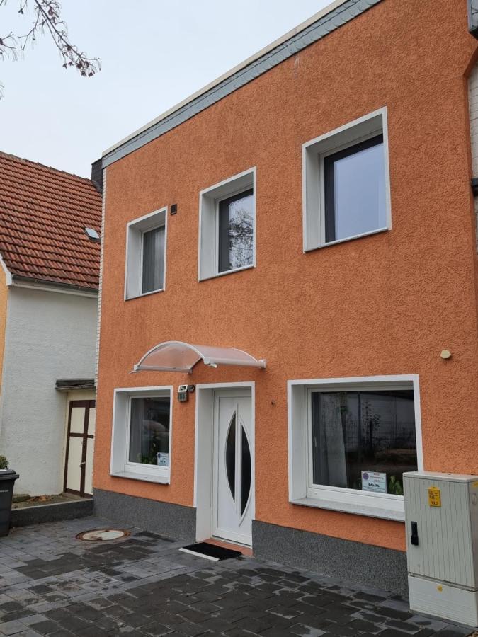 Gaestehaus-Ferienwohnung-Appartement Mit Terrasse - Naehe Kliniken/ Herzzentrum 바트왼하우젠 외부 사진